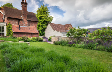 A beautiful Chilterns garden in the sunshine