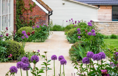 A beautiful Chilterns garden in the sunshine